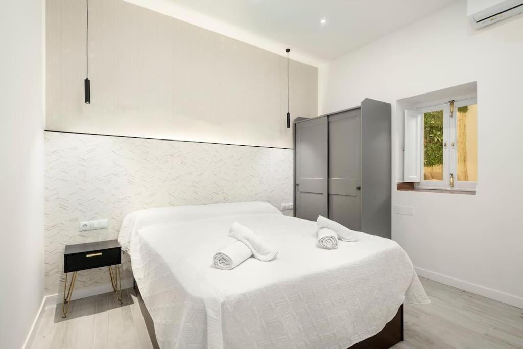 Newly Refurbished Modern 2-Bed Apartment In Heart Of Torremolinos Exterior foto